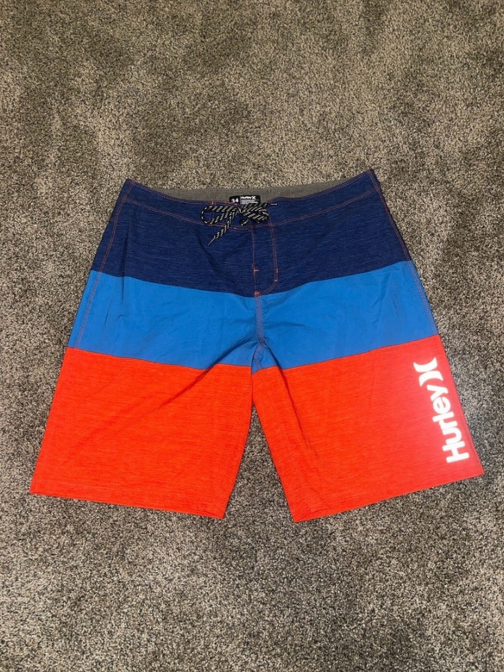 Hurley Men’s Navy, Blue & Red Block Swim Shorts size: 34